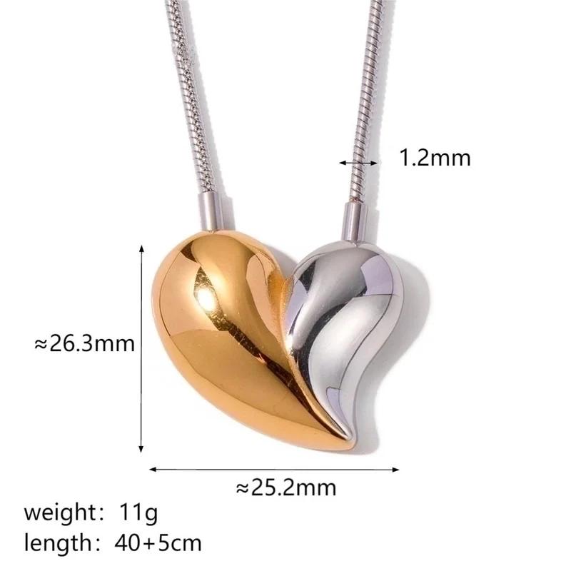 Collana a cuore bicolore.