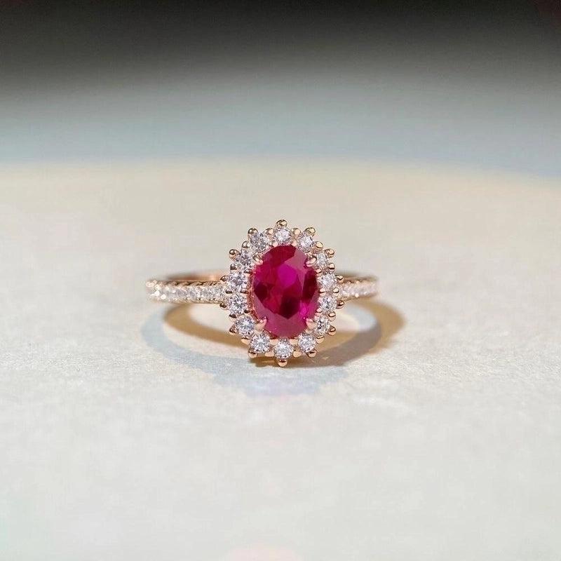 Anello ovale in argento con zirconi